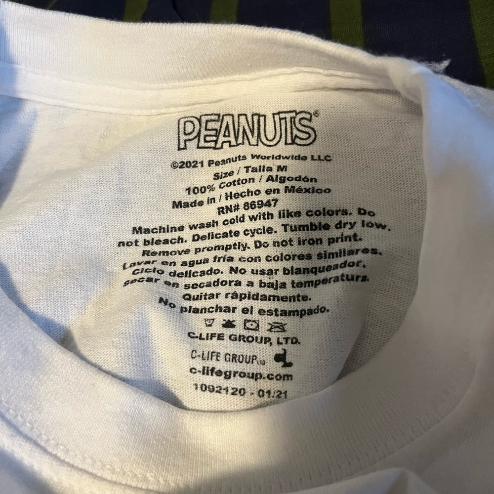 Peanuts T-shirt - Picture 3 of 3